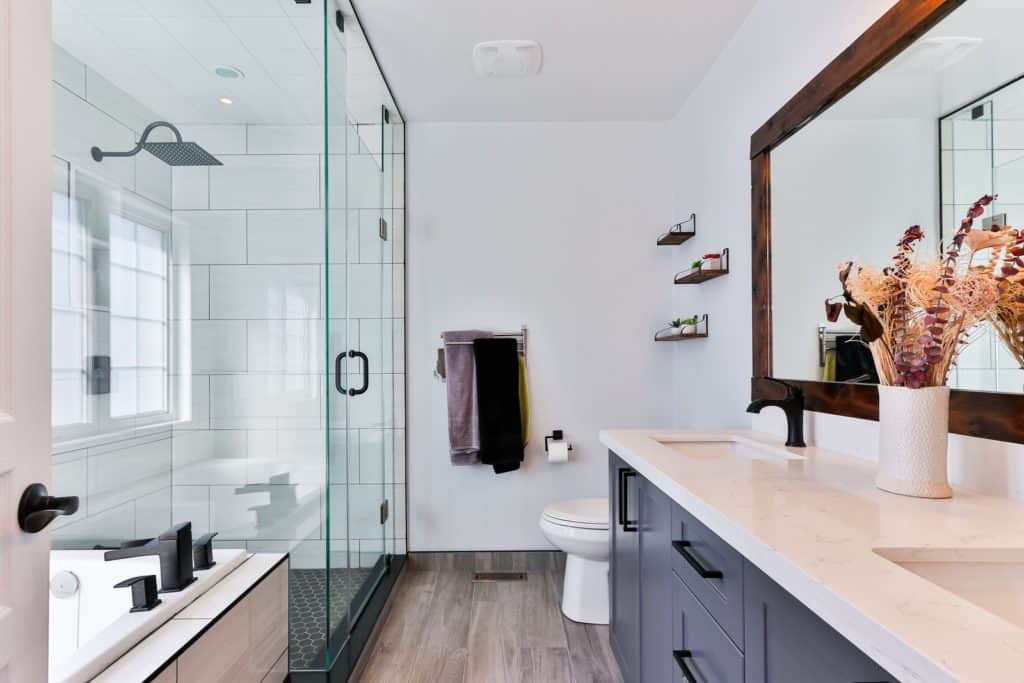 clean bathroom checklist