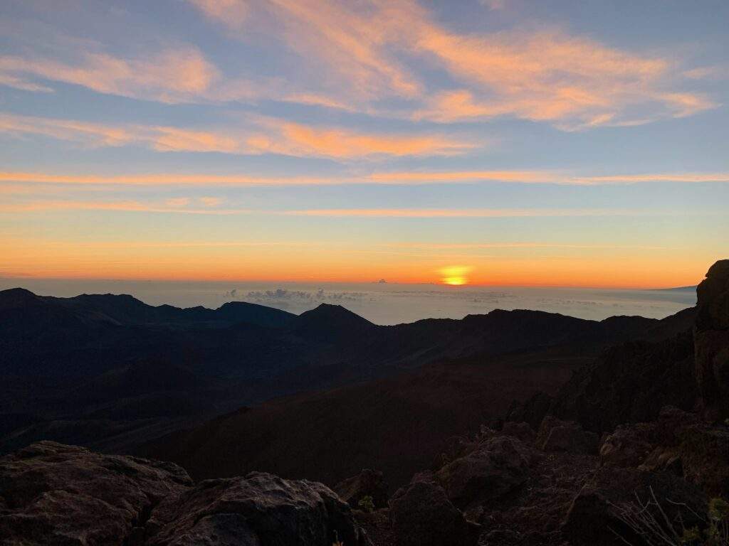 Maui travel to see the sunrise from Haleakala volcano