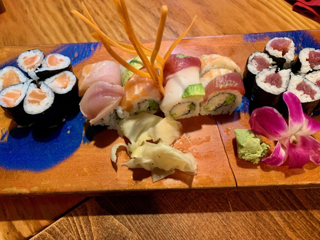 A photo of a beautiful sushi plate