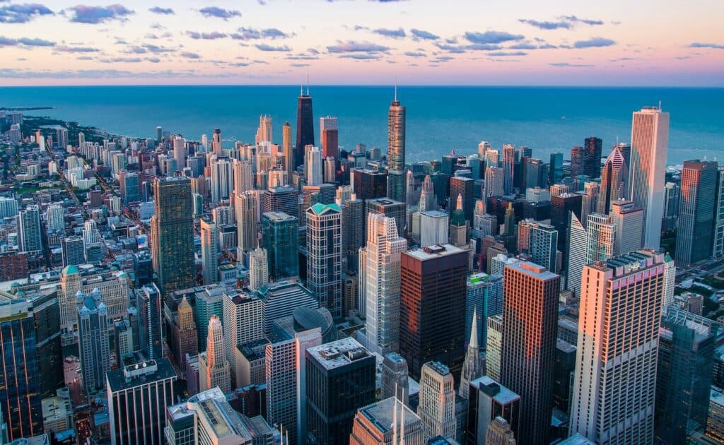 white and brown city buildings during daytime,Photo by Pedro Lastra